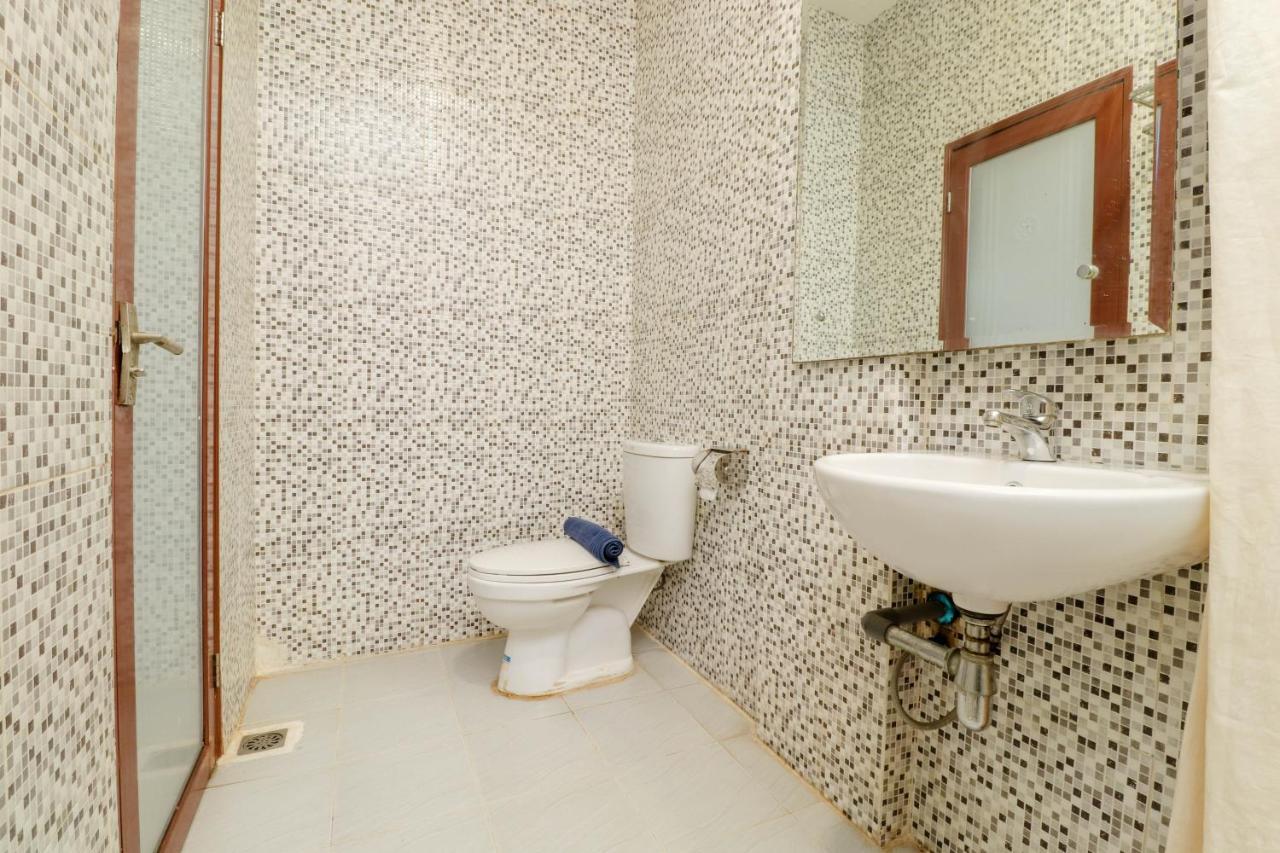 Blitz Hotel Batam Near Sultan Mahmud Ri'Ayat Shah Sekupang Exterior photo