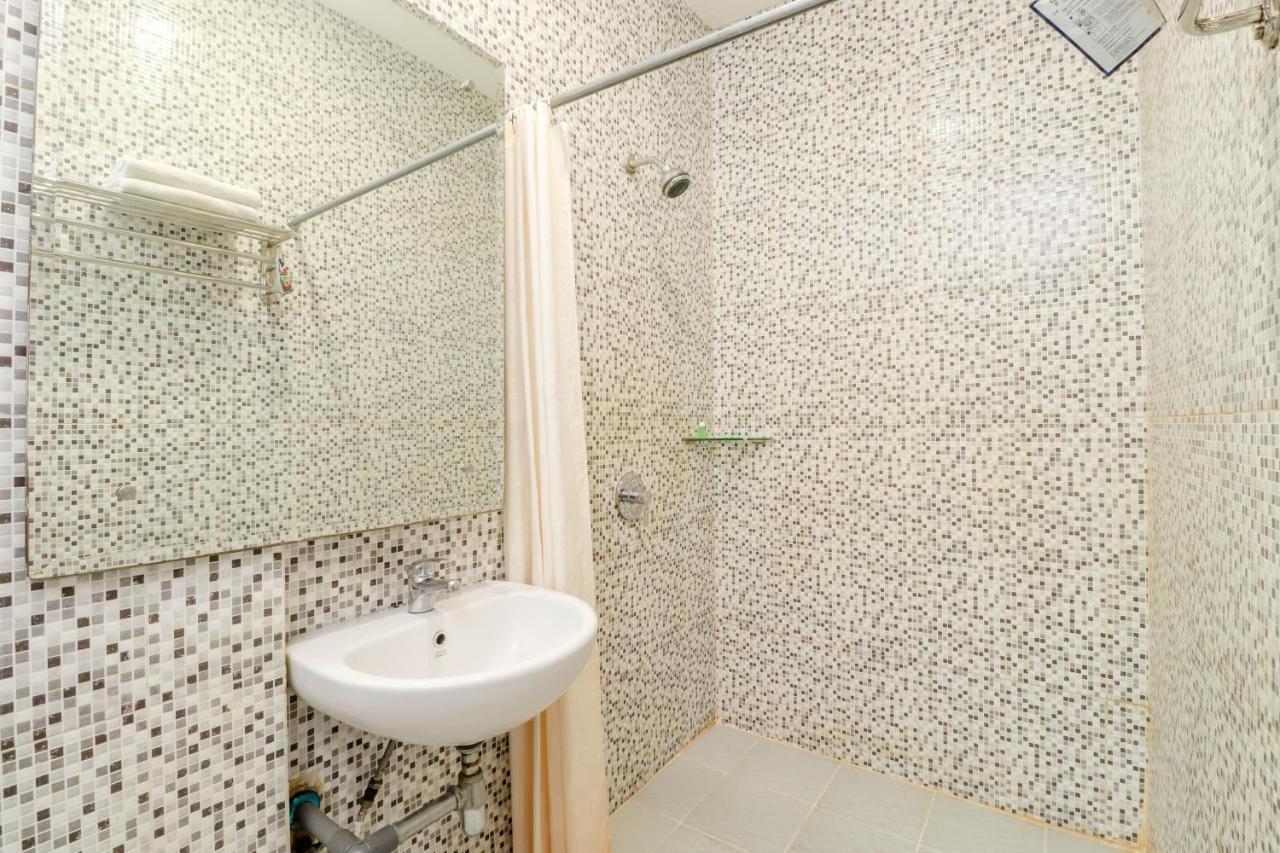 Blitz Hotel Batam Near Sultan Mahmud Ri'Ayat Shah Sekupang Exterior photo